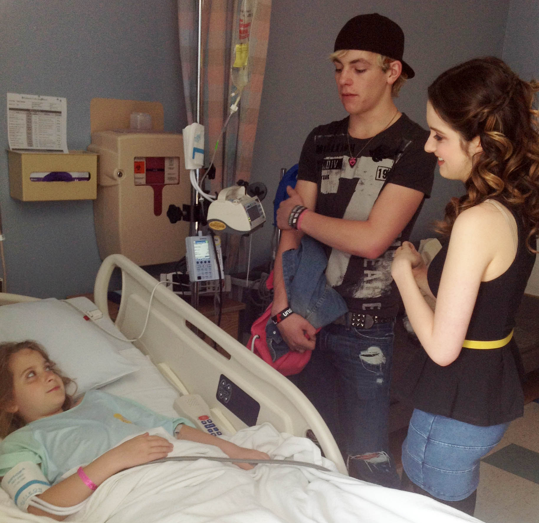 Disney Channel Stars Austin And Ally Visit Patients At Children S Hospital Erlanger Community
